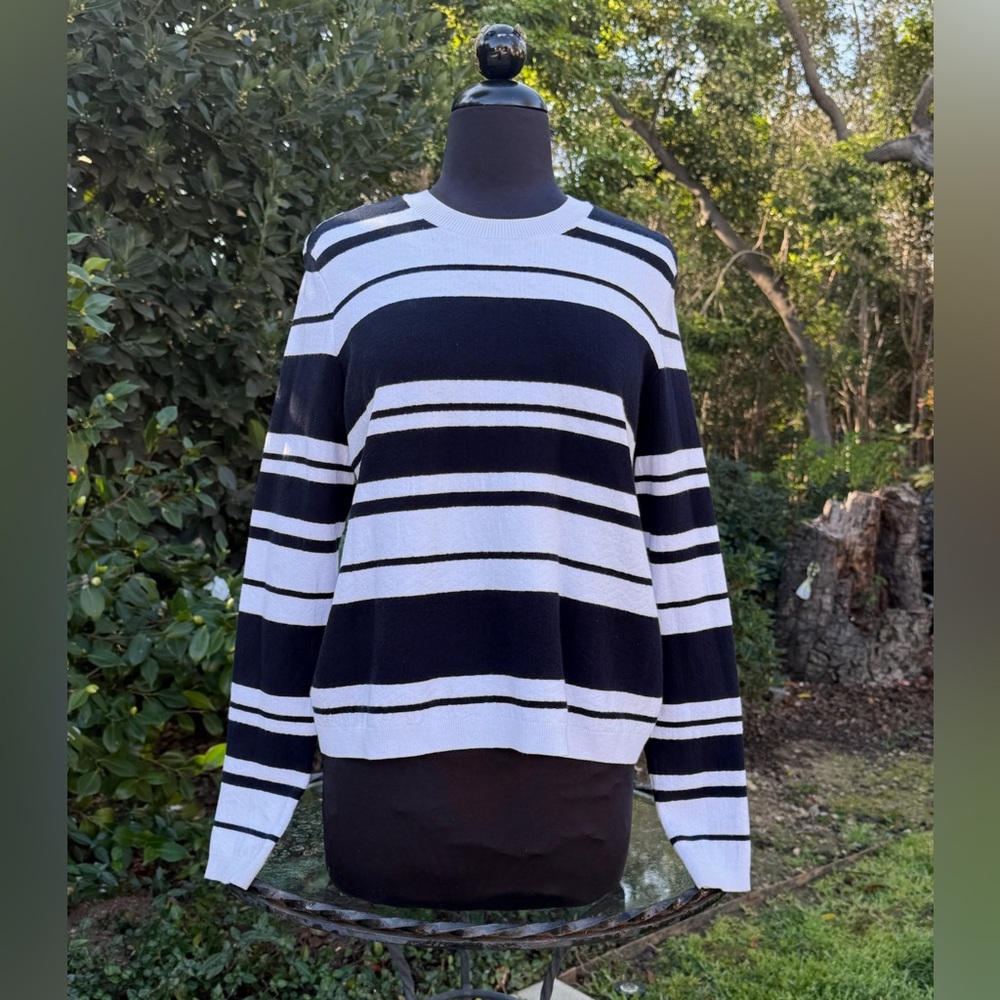 Frame "sculpture stripe" long-sleeve sweater top - size S